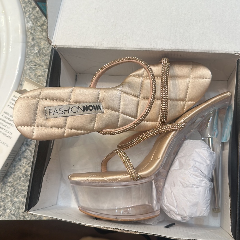 Heels - Picture 2 of 3